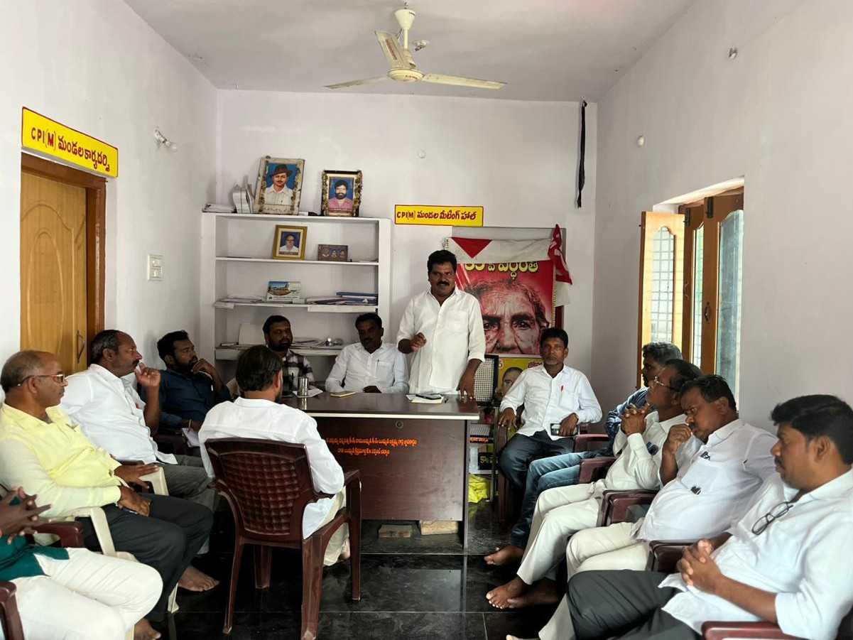 ‘యువత రాజకీయాల్లో రాణించాలి’