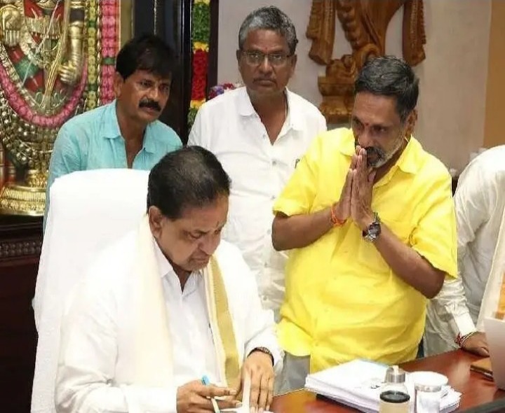 సన్నిధి గొల్ల శరభయ్య యాదవ్ విగ్రహం ఏర్పాటుకై వినతి