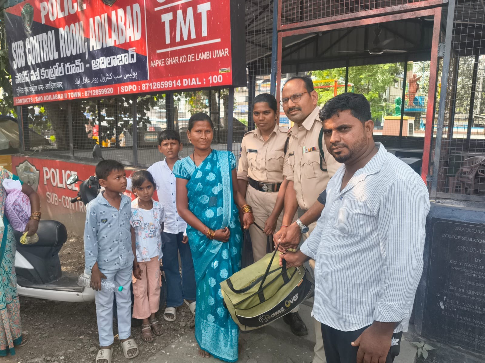 ‘పోగొట్టుకున్న బ్యాగు తిరిగి బాధితురాలికి అప్పగింత’