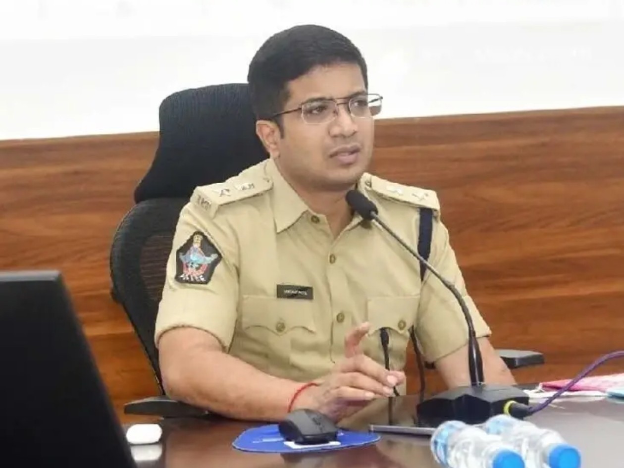 బస్సు ప్రమాదం కేసులో డ్రైవర్ అరెస్ట్.!