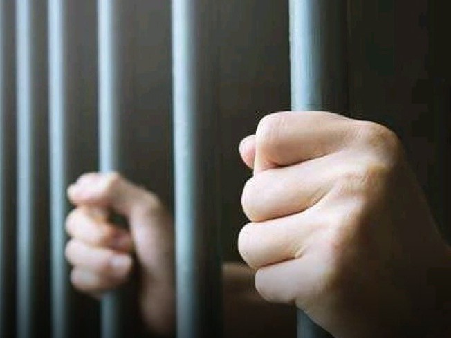 హత్యాయత్నం కేసులో ఇద్దరు నిందితులకు జైలు శిక్ష