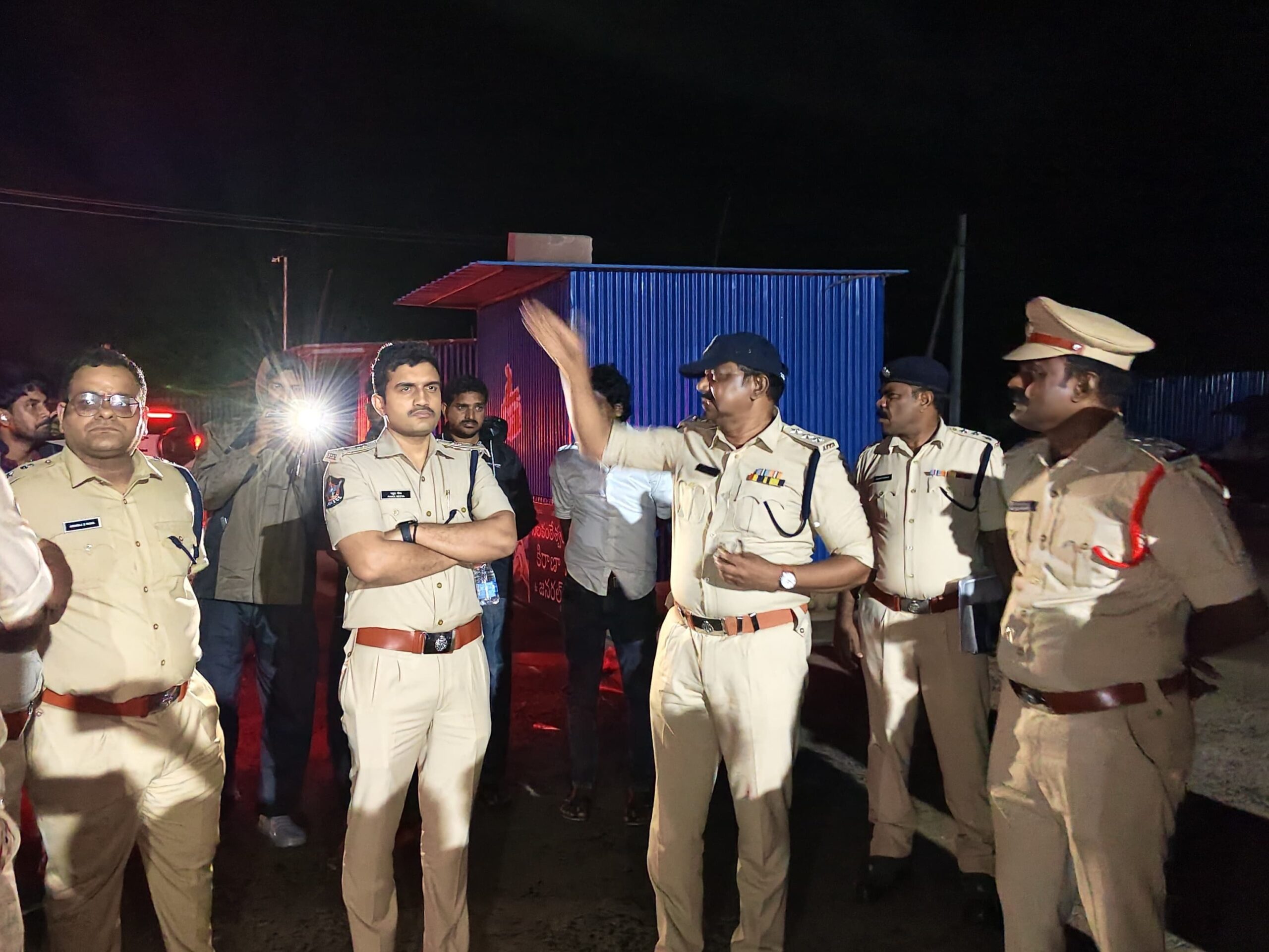 సఖినేటిపల్లిలో ఐజీ ఆకస్మిక పర్యటన