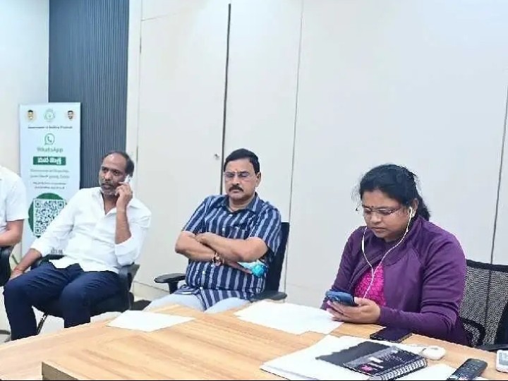 కలెక్టర్‌తో మాట్లాడిన సీఎం