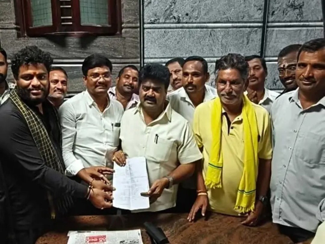 ‘సరిహద్దు గ్రామాన్ని సరుబుజ్జిలి మండలానికి మార్చాలి’