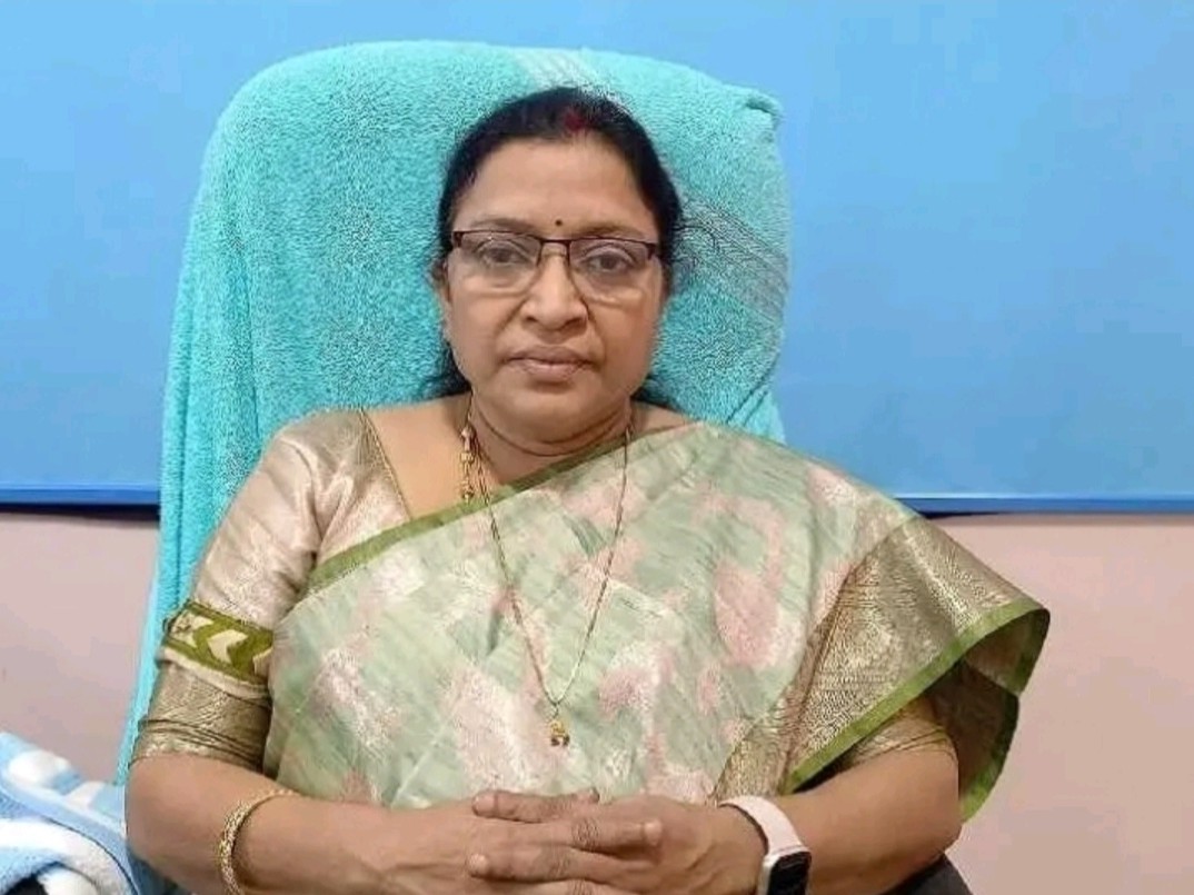 ముగ్గురు డాక్టర్‌లకు మెమోలు జారీ