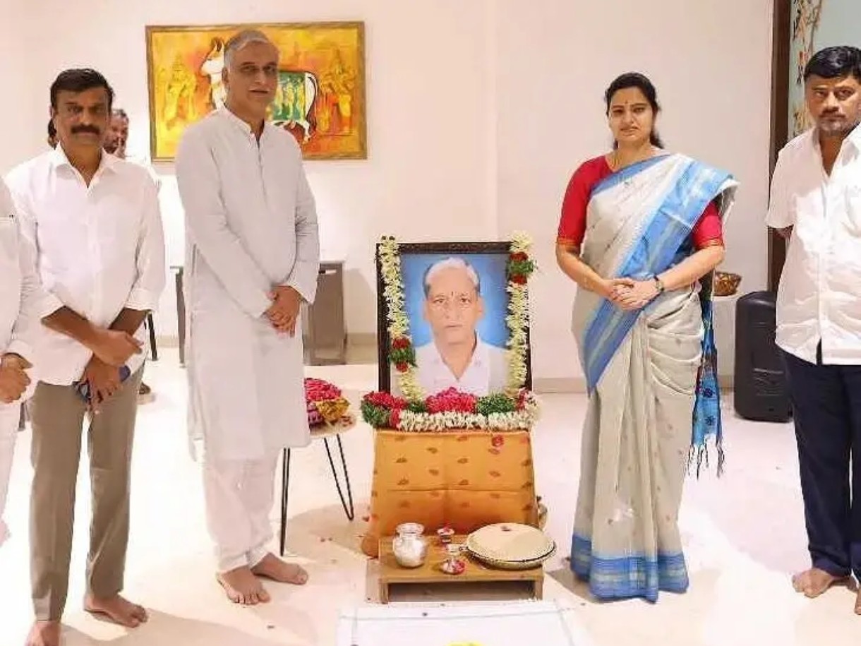 హరీష్ రావును పరామర్శించిన ఏపీ మాజీ మంత్రి