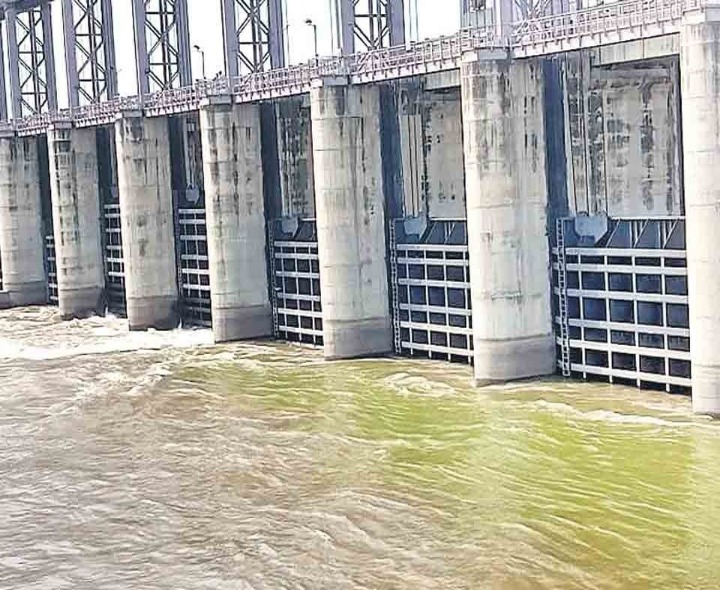 నేడు బాబ్లీ గేట్ల మూసివేత