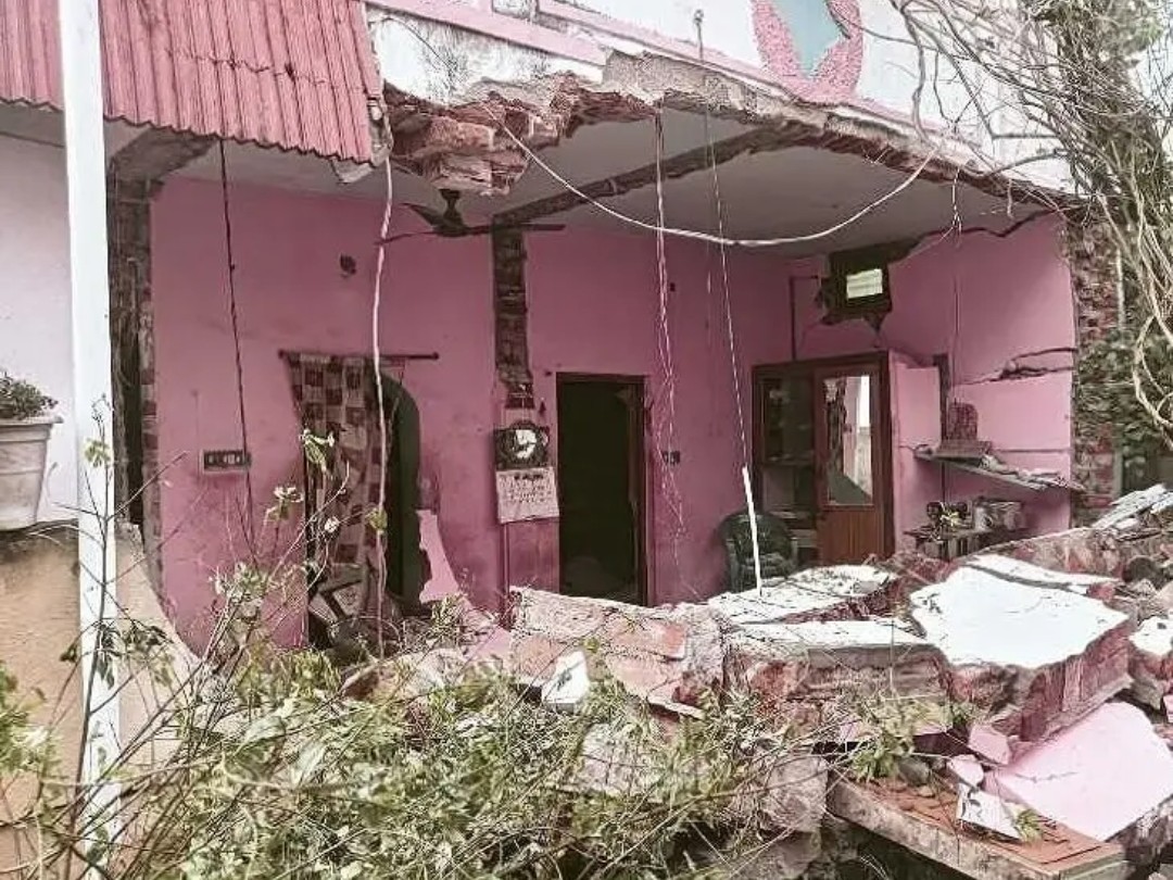 కాణిపాకంలో పేలిన సిలిండర్