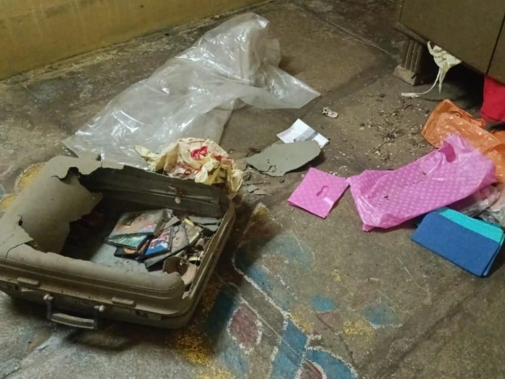 భారీ చోరీ.. విచారణ చేపట్టిన పోలీసులు