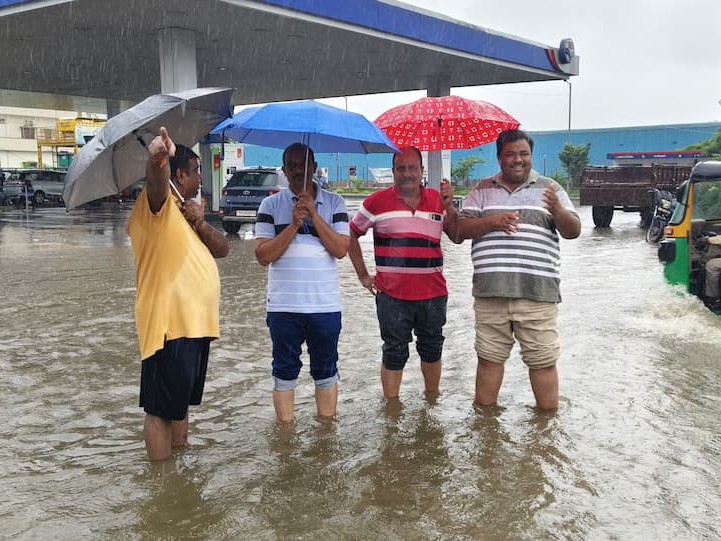 ‘కేఎంసీ కమిషనర్, మేయర్ స్పందించాలి’