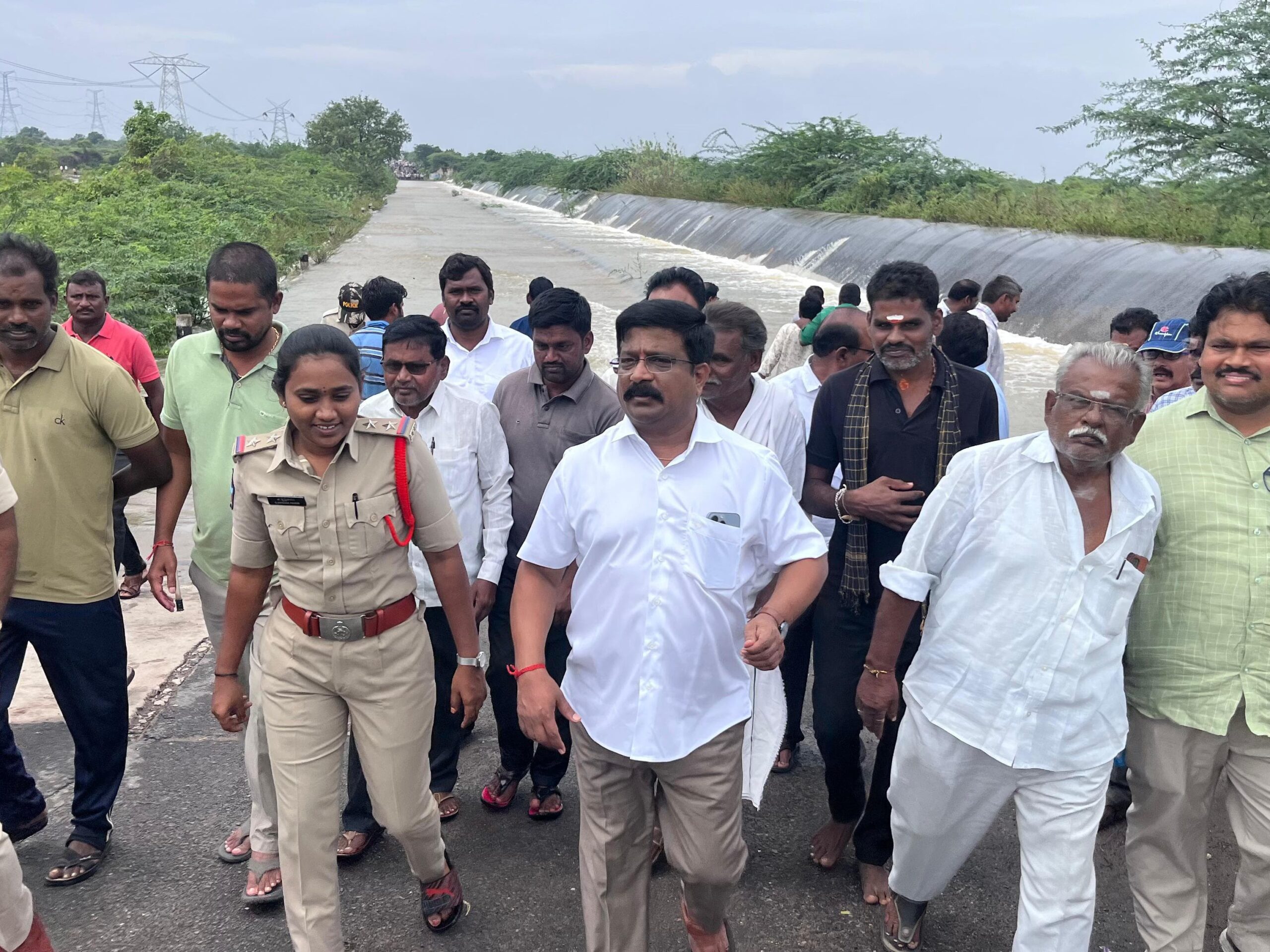 గొల్లపల్లి రిజర్వాయర్ ను పరిశీలించిన ఎమ్మెల్యే