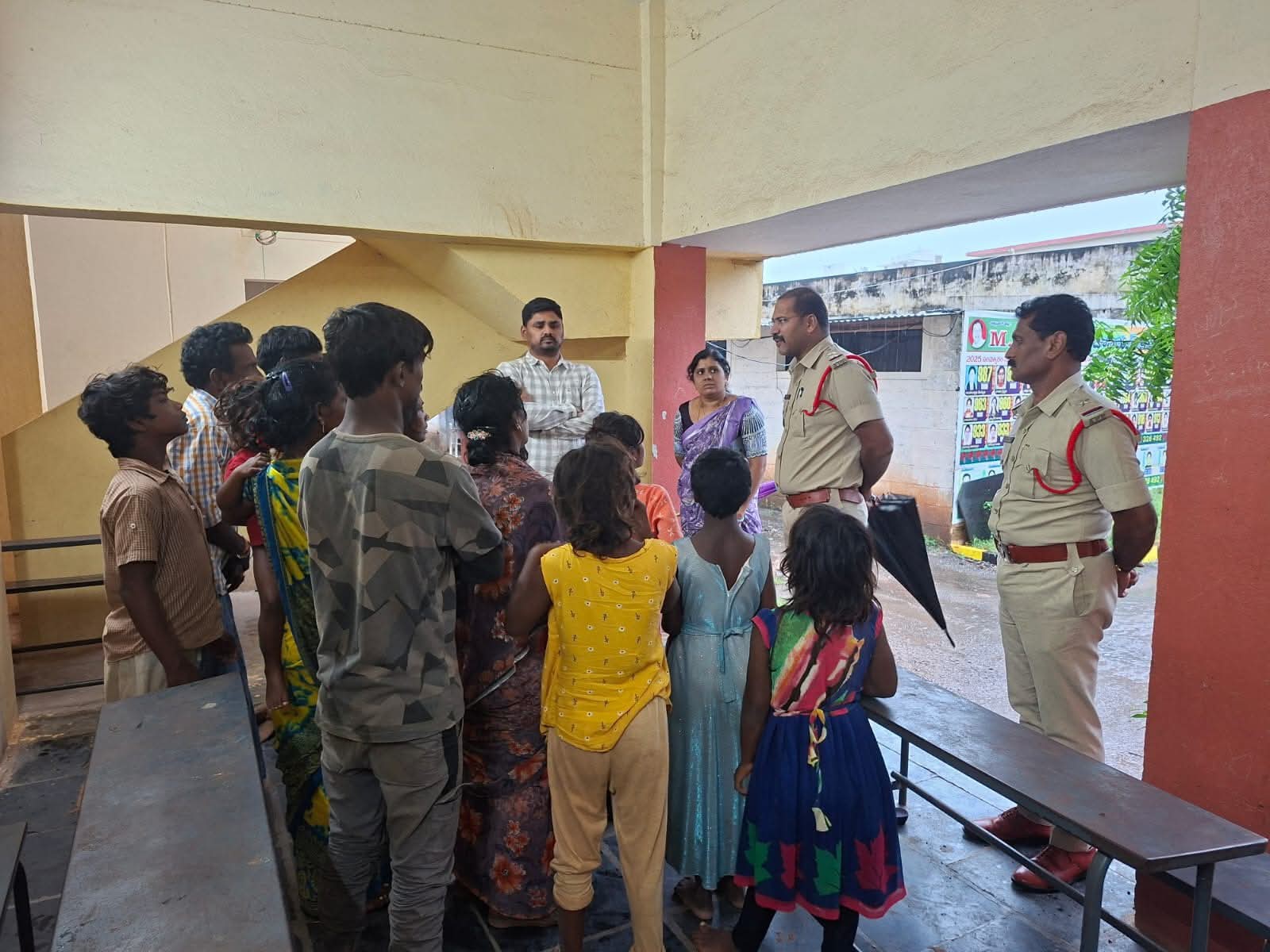 పునరావాస కేంద్రాన్ని సందర్శించినఎస్సె