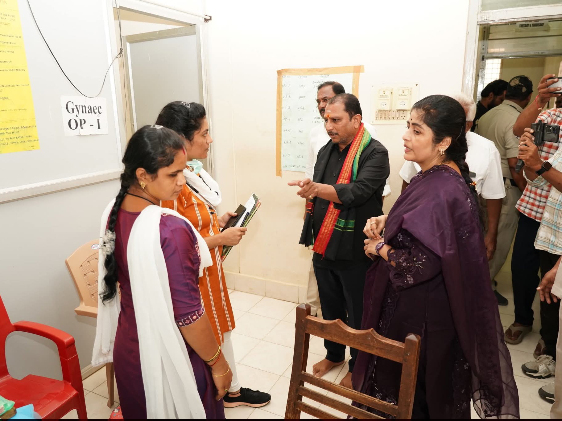 ప్రభుత్వ ఆసుపత్రిలో ఎమ్మెల్యే ఆకస్మిక తనిఖీ