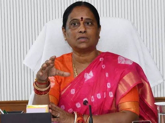 భారీ వర్షాల నేపథ్యంలో మంత్రి కొండా సూచనలు