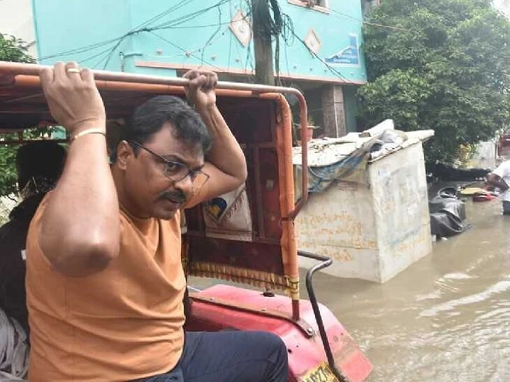 ఒంగోలులో ట్రాక్టర్ ఎక్కి పర్యటించిన కలెక్టర్