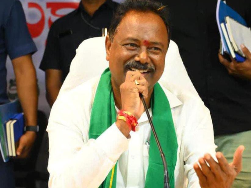 ప్రజలు అత్యవసరమైతేనే బయటికి రావాలి: MLA