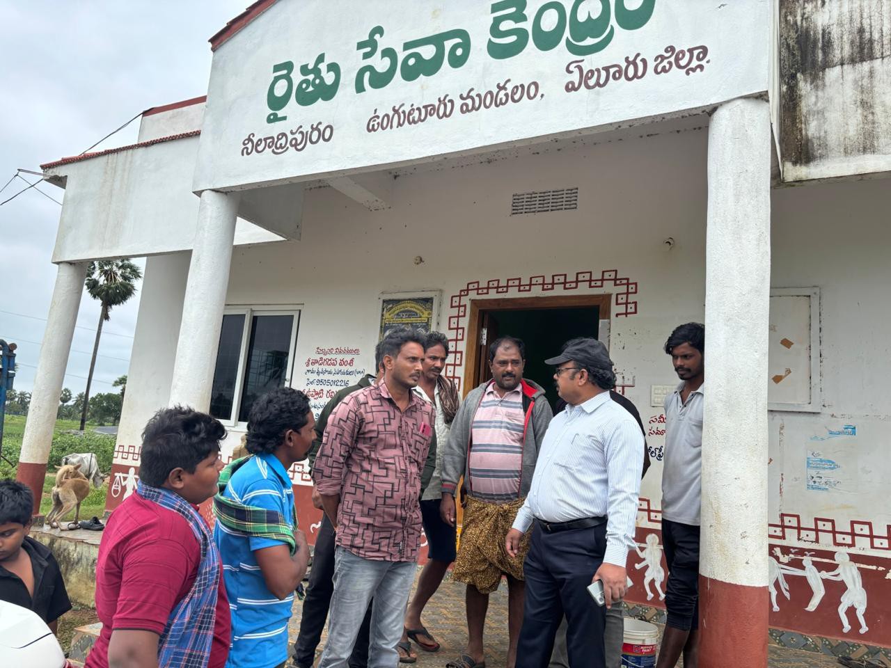 పునరావస కేంద్రాన్ని పరిశీలించిన ఎంపీడీవో