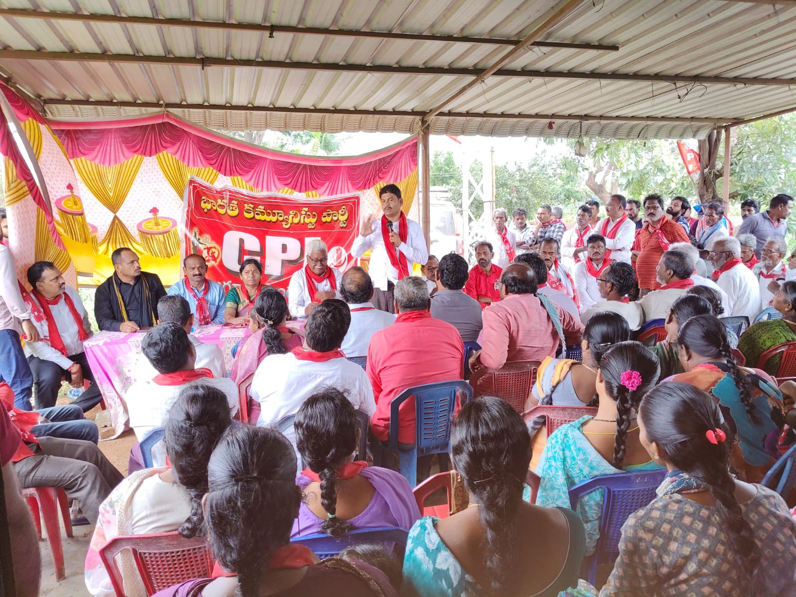 సీపీఐ పార్టీలో భారీగా చేరికలు..!