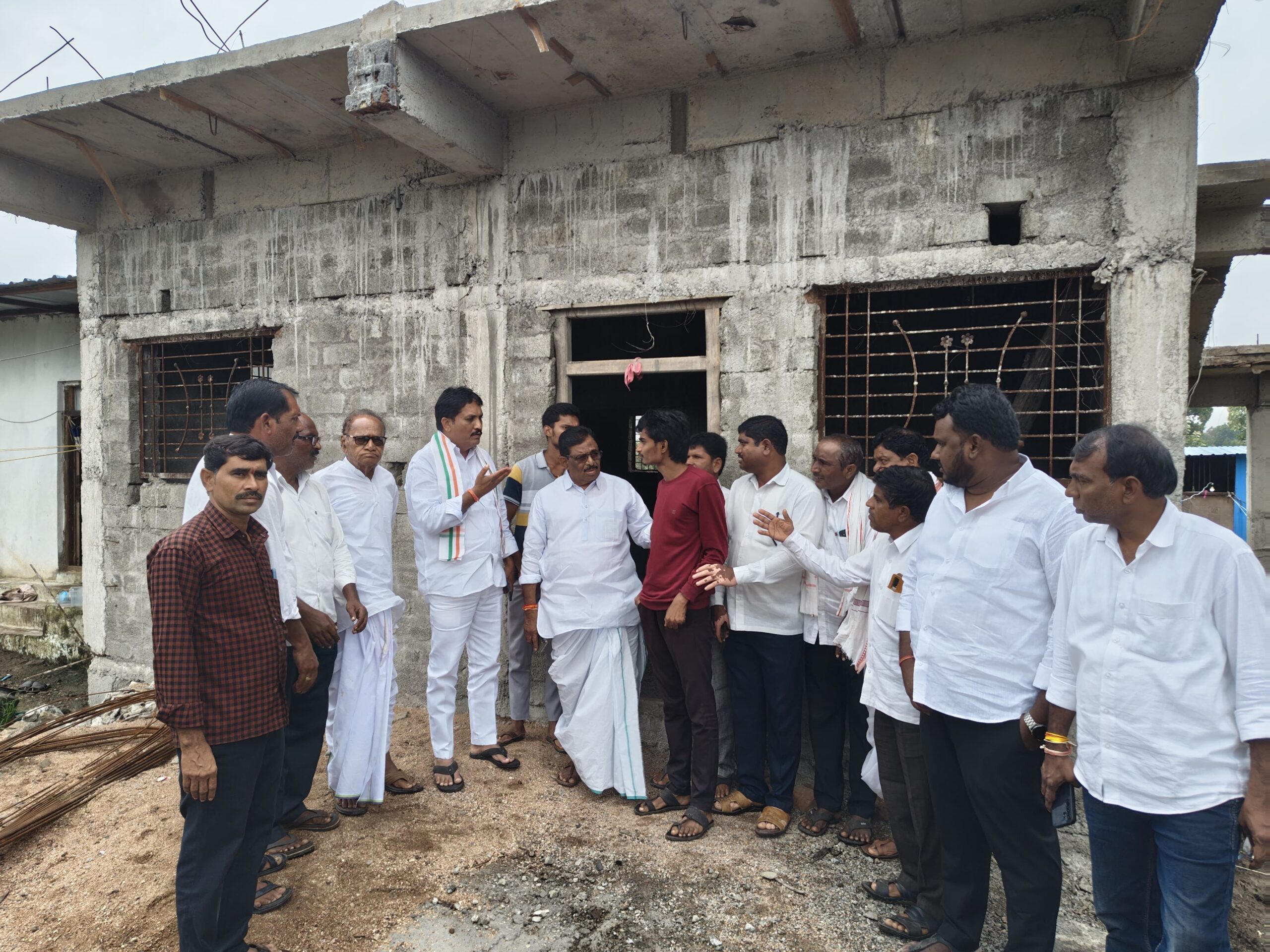 త్వరలో ఇందిరమ్మ ఇళ్ల పనులు పూర్తి: గజేందర్