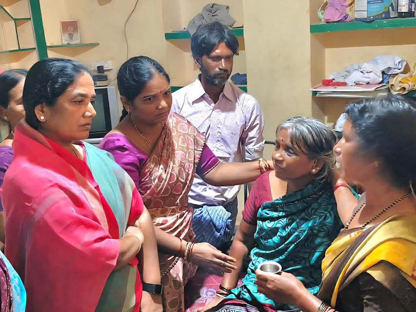 ఆదినారాయణ కుటుంబానికి ఎమ్మెల్యే పరామర్శ