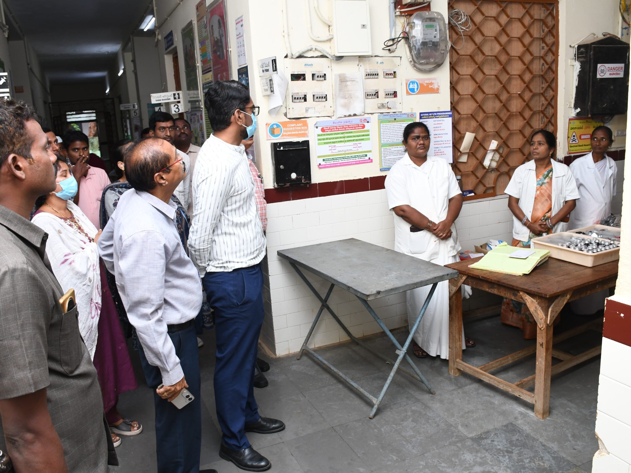 జిల్లాలో డెంగ్యూ పరీక్షలను కొనసాగించాలి: కలెక్టర్