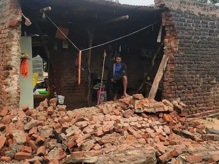 బాలాన్ పల్లి తండాలో కూలిపోయిన ఇల్లు