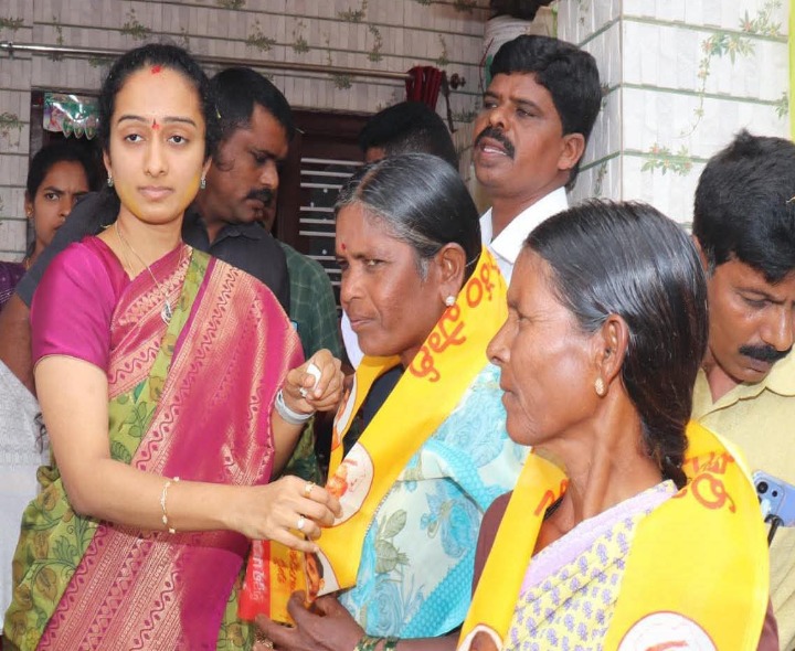 55 కుటుంబాలు టీడీపీలోకి చేరికలు