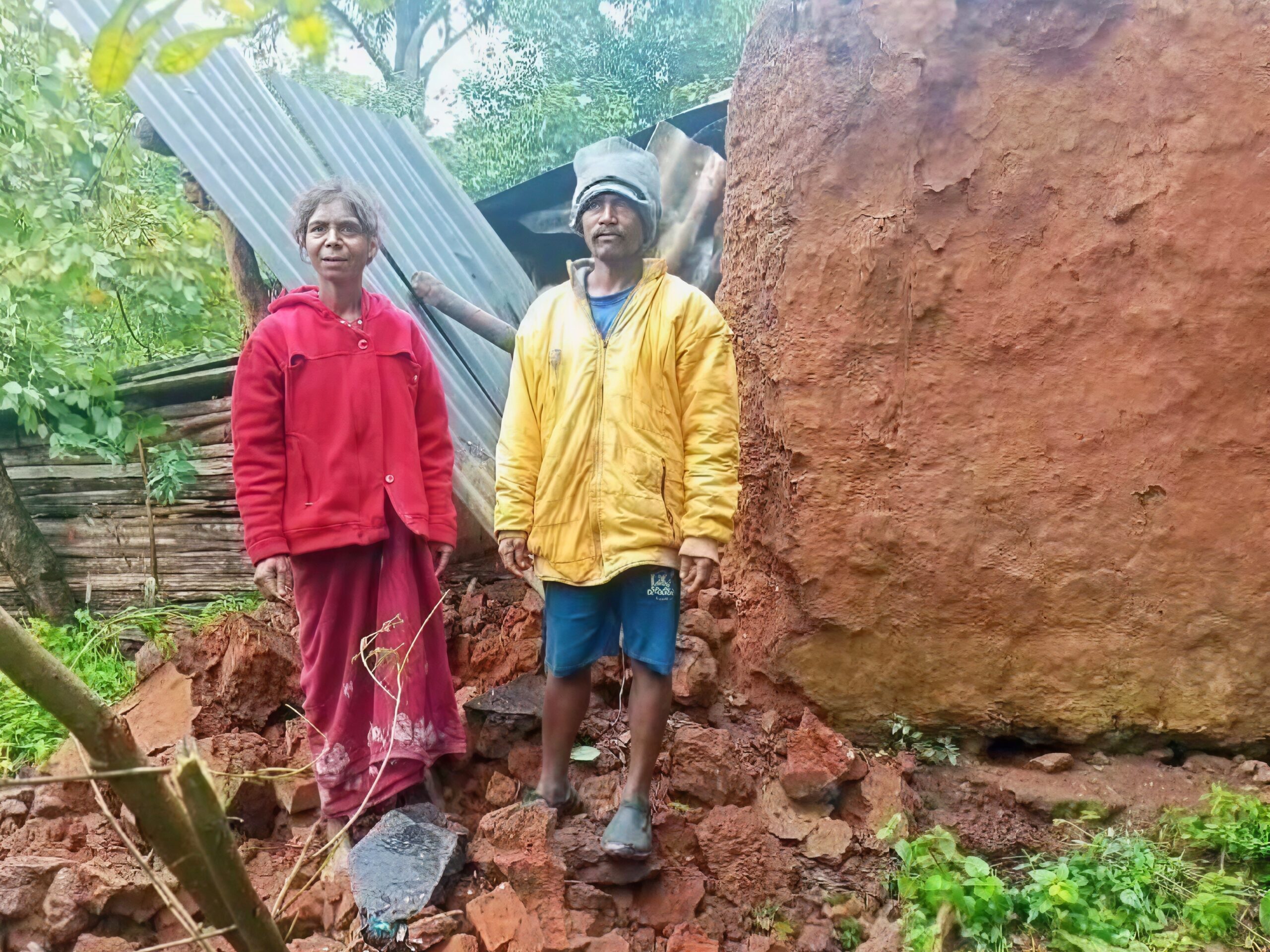 భారీ వర్షానికి నేలమట్టమైన ఇల్లు