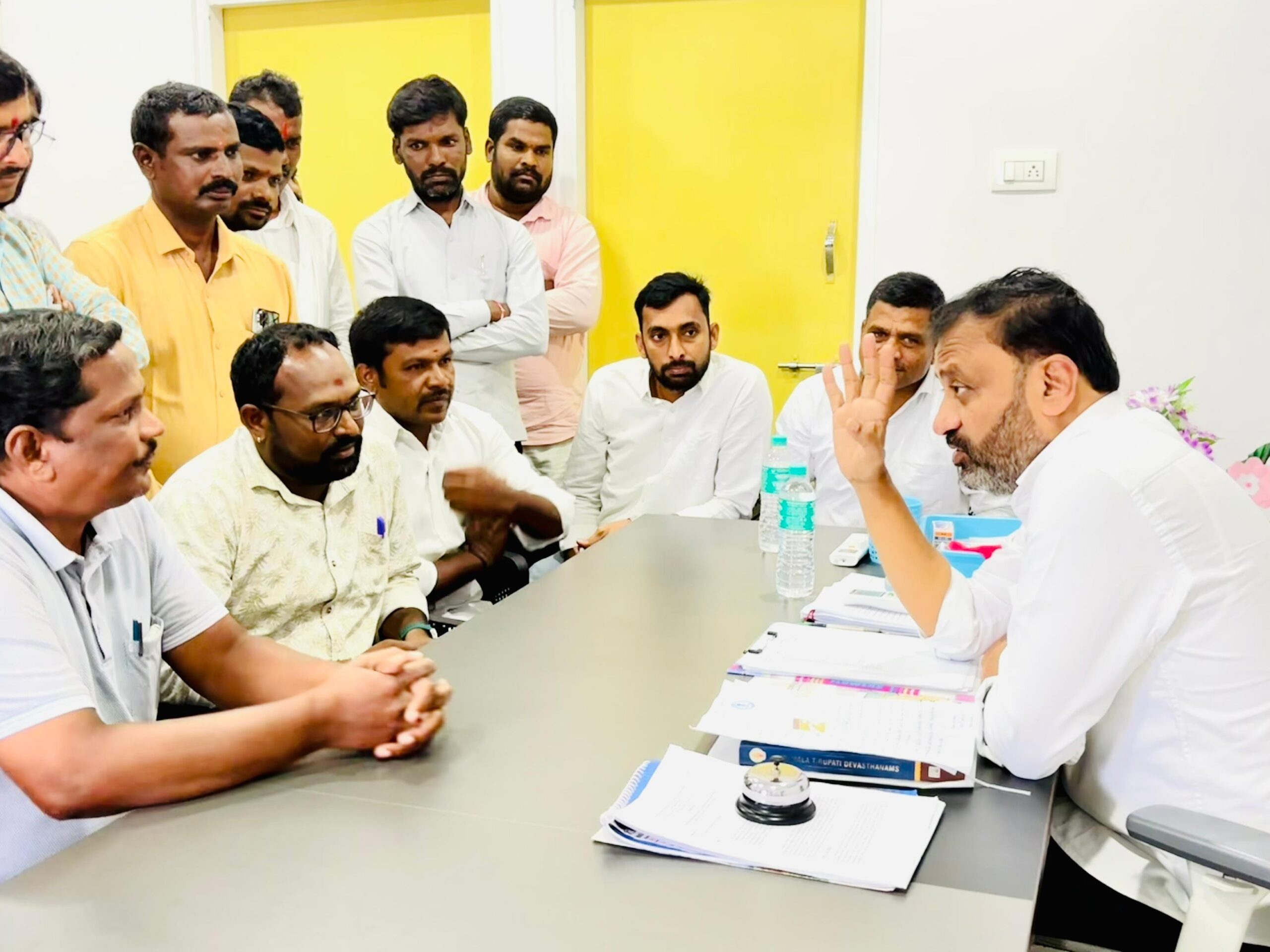 ప్రతి అర్జీ పరిష్కారానికే కృషి: ఎమ్మెల్యే