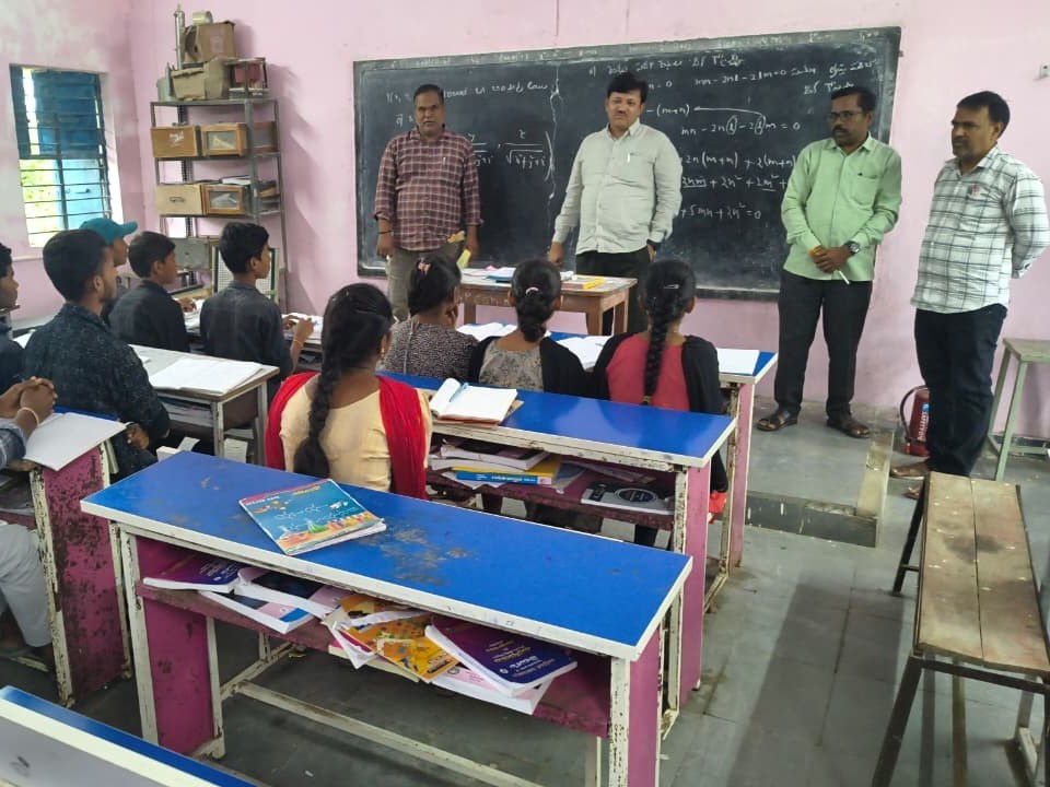 పరీక్షలకు సన్నద్ధం కావాలి: DIEO