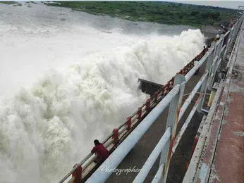 నిండు కుండ‌లా మూసీ న‌ది.. ఏడు గేట్లు ఎత్తివేత‌