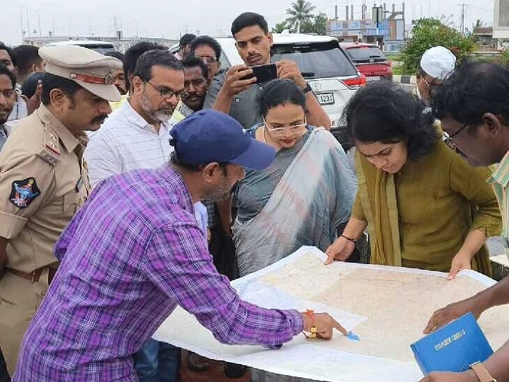 ఎర్ర కాలువ పరిస్థితిని పరిశీలించిన కలెక్టర్