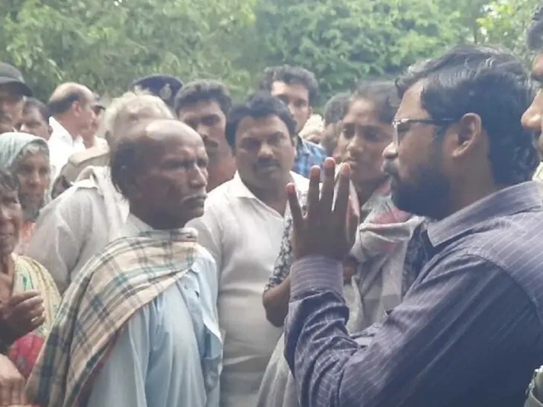 పునరావస కేంద్రాలకు సందర్శించిన కలెక్టర్