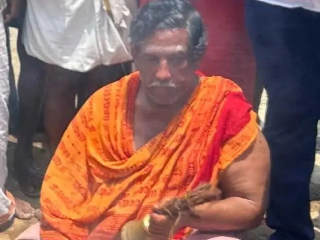 ముత్తు మారెమ్మ గుడి పూజారి మృతి