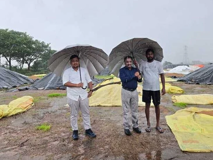 ధాన్యపు కోనుగోలు కేంద్రాలను పరిశీలించిన MRO