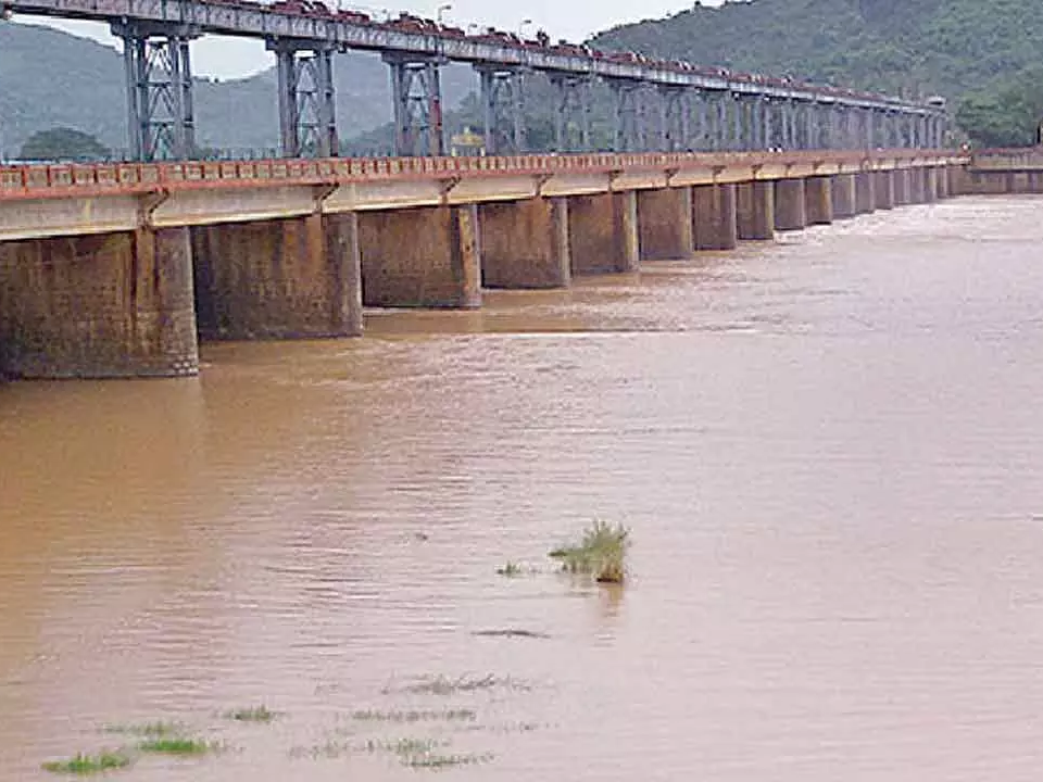 గొట్టా బ్యారేజ్  వద్ద పెరిగిన నీటిమట్టం