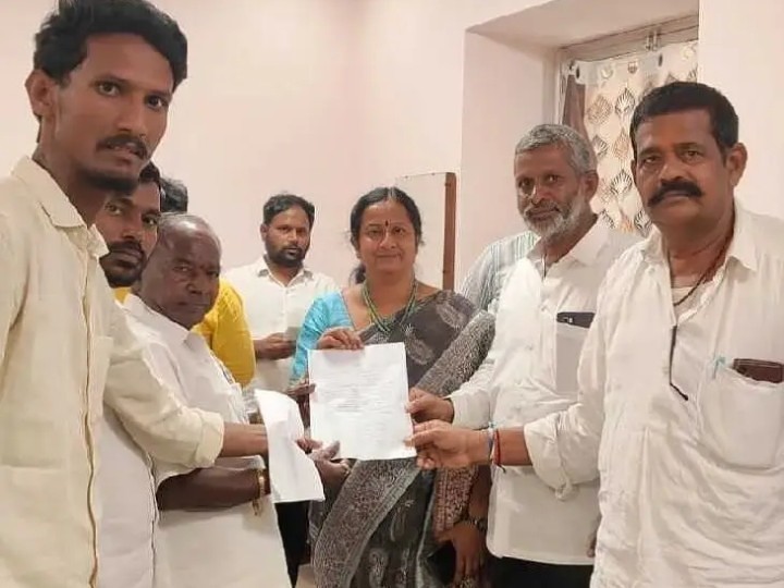 ఆసుపత్రిని 30 పడకలకు పెంచాలి: టీడీపీ నాయకులు