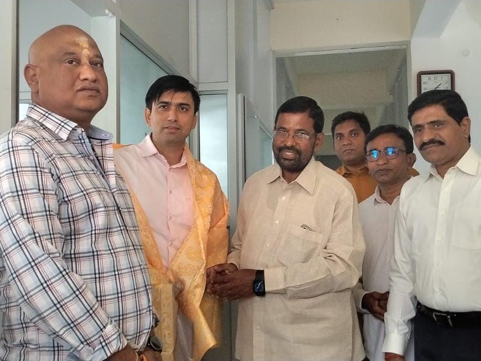 రెడ్ క్రాస్ నూతన భవనాన్ని సందర్శించిన కలెక్టర్