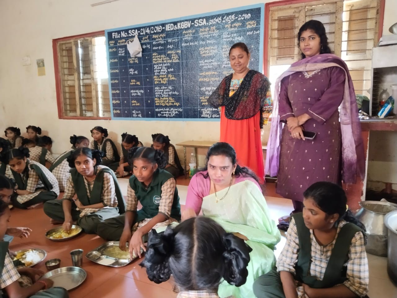 గుర్ల కేజీబీవీను సందర్శించిన రాష్ట్ర డైరెక్టర్