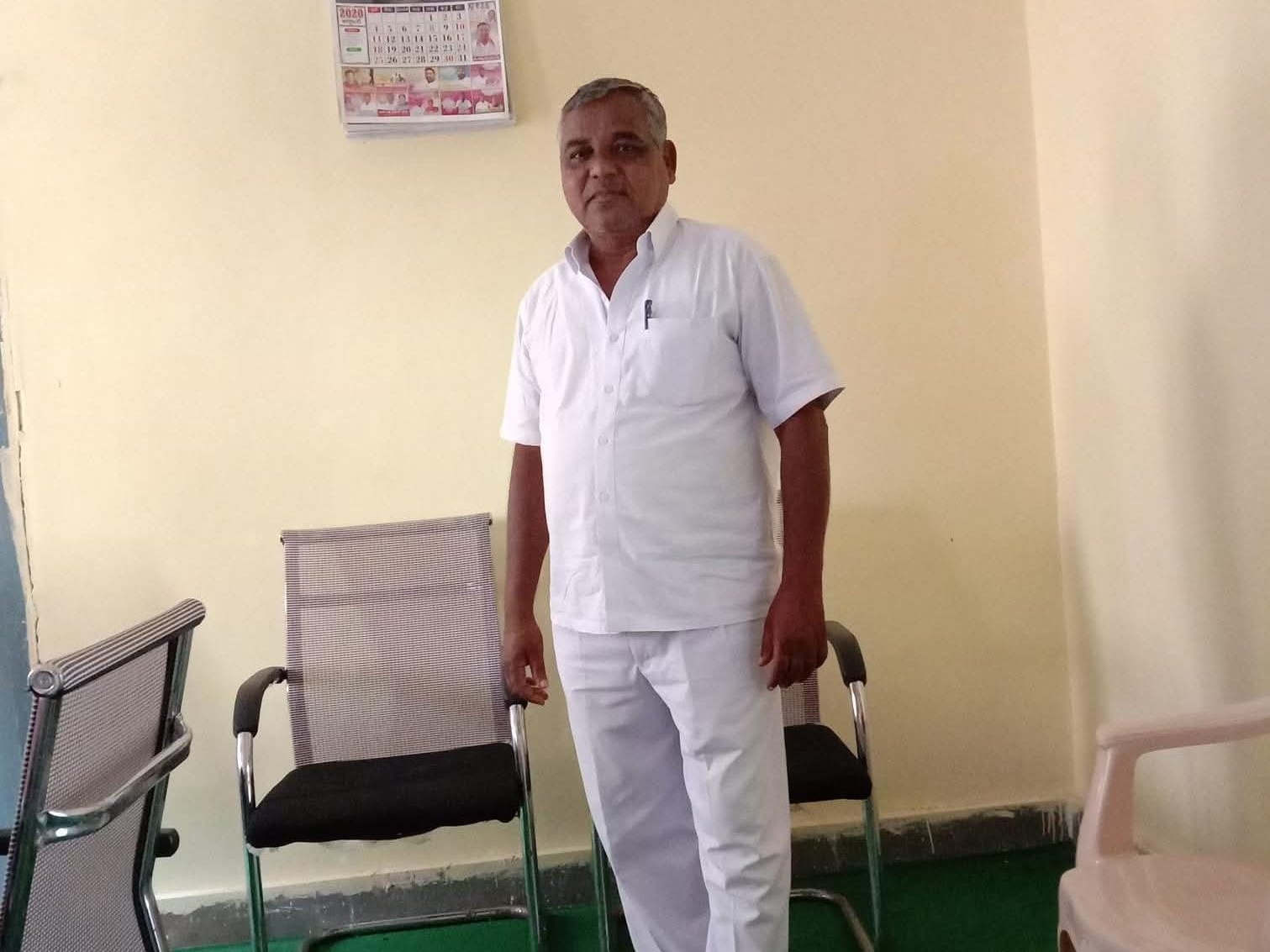 గుండెపోటుతో  పదవి విరమణ పొందిన అటెండర్ మృతి