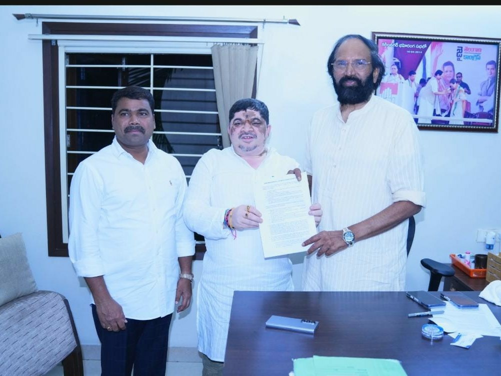 రైతులకు పంట నష్టం వెంటనే అందించాలని వినతి పత్రం