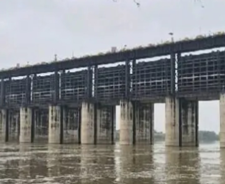 బాబ్లీ ప్రాజెక్టులోకి వరద.. పాక్షికంగా కొన్ని గేట్లు ఎత్తివేత.!