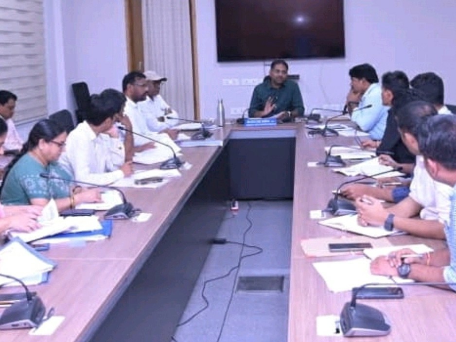 ‘భూ సమస్యల పరిష్కారానికి పట్టిష్ట చర్యలు’