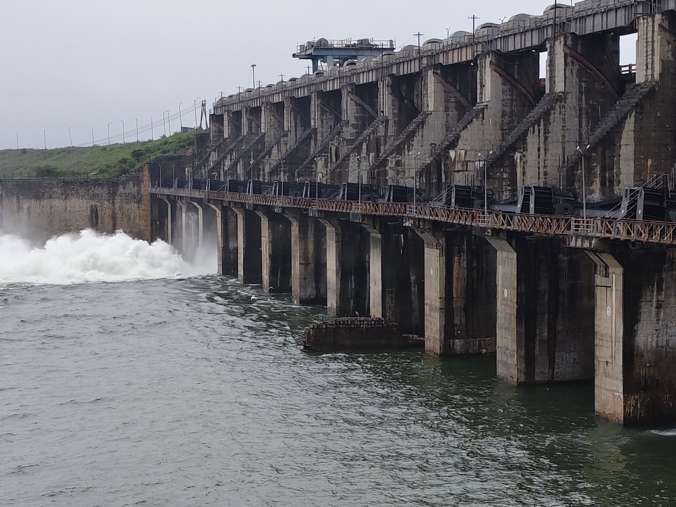 సింగూర్ ప్రాజెక్టుకు పెరిగిన వరద.. దిగువకు విడుదల