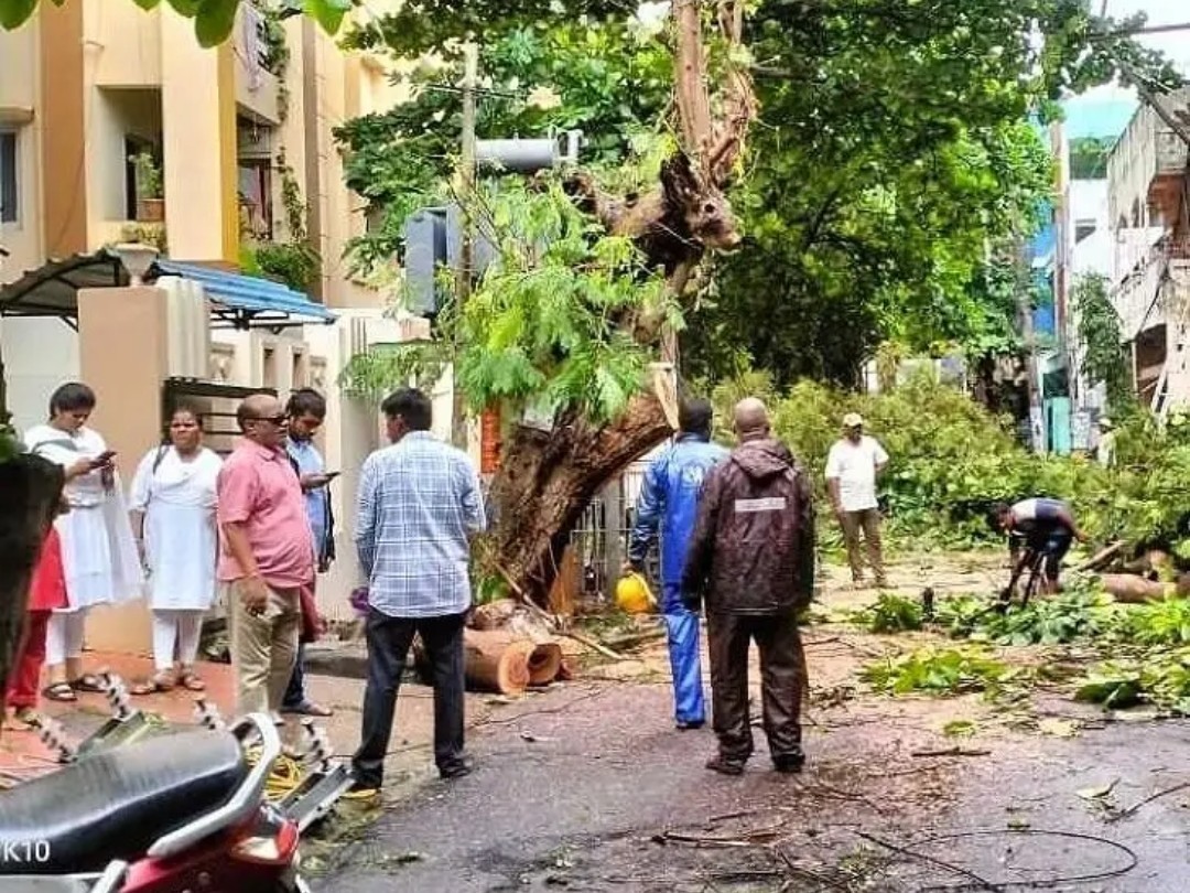 తుఫాన్ ప్రభావంతో మొత్తం 22 ఇళ్లకు నష్టం