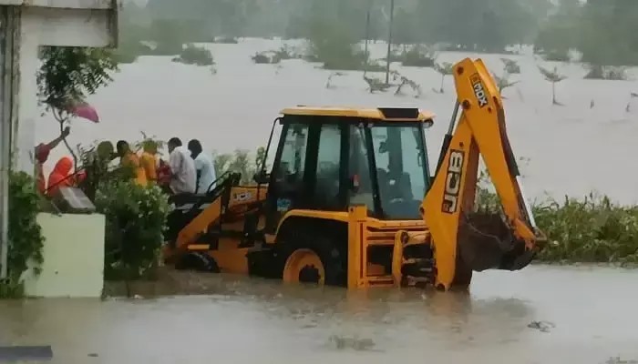 హనుమకొండలో ఒక్కసారిగా వరద