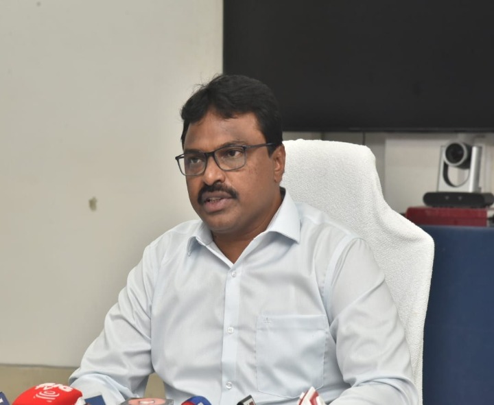 నేడు పాఠశాలలకు సెలవు: కలెక్టర్