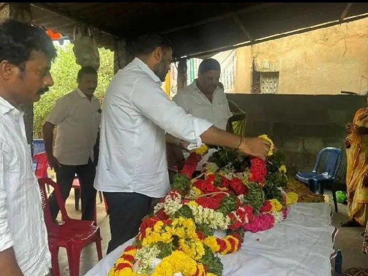 టీడీపీ కార్యకర్త మృతి.. MLA నివాళి