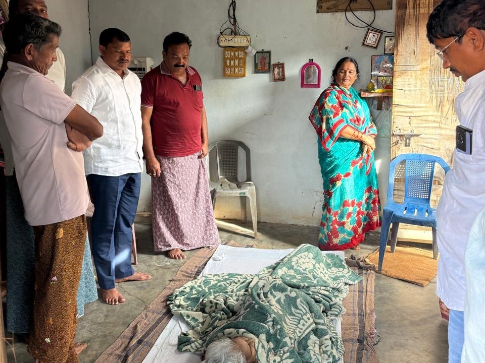 సీతమ్మ కుటుంబాన్ని పరామర్శించిన ఎమ్మెల్యే జారే