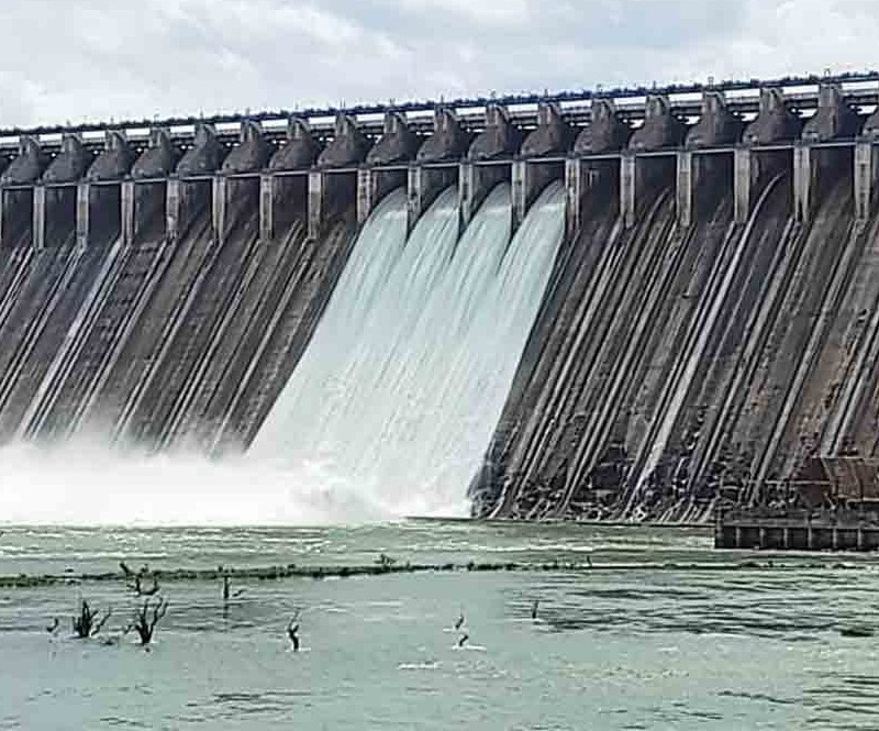 నాగార్జున్‌సాగర్ 4 గేట్లు ఎత్తివేత